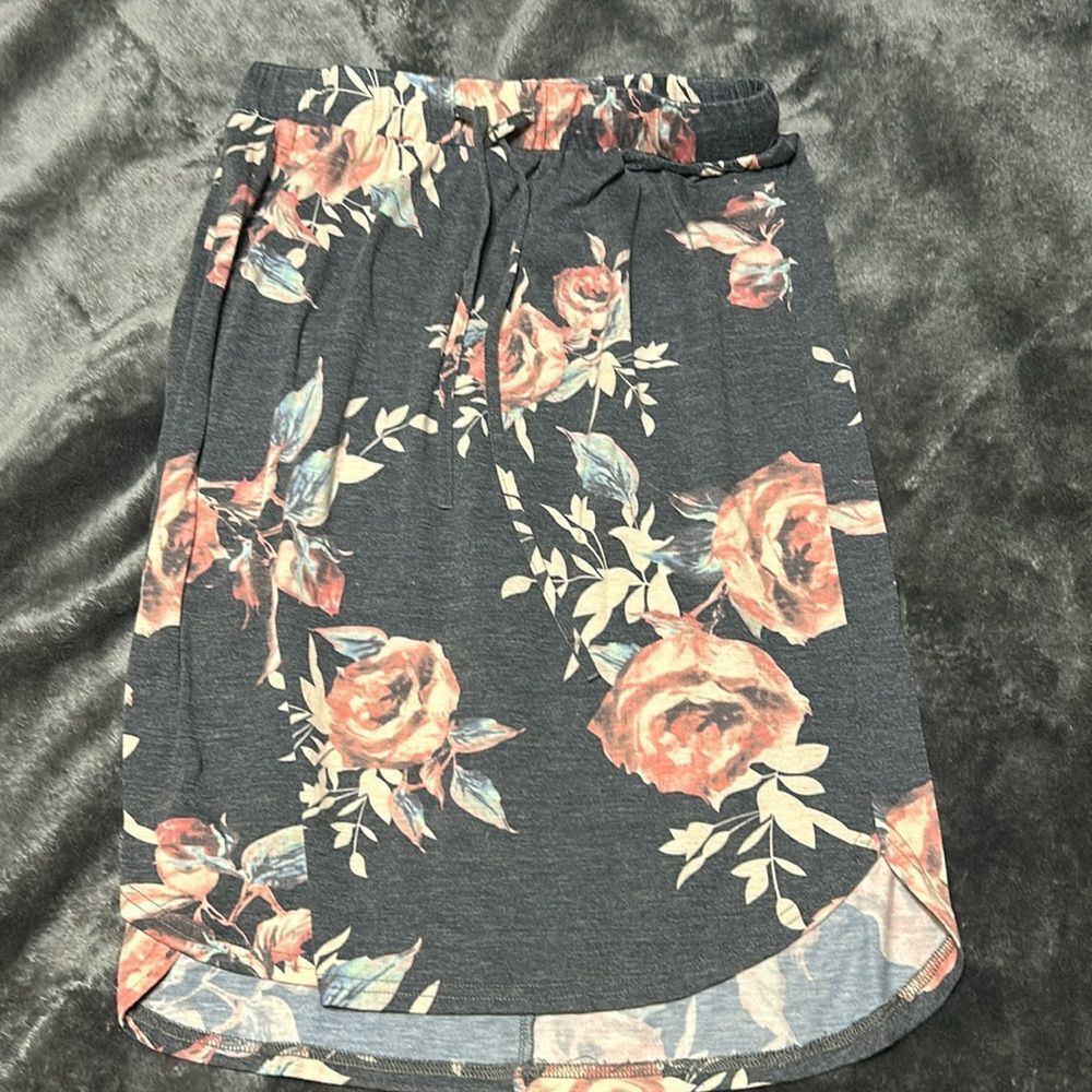 Tickled Teal floral skirt size medium